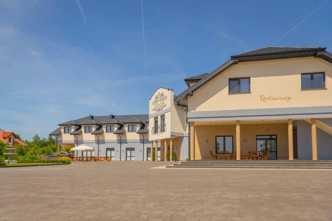Hotel Siodme Niebo Kutno Exteriér fotografie