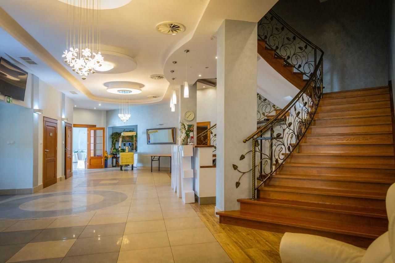 Hotel Siodme Niebo Kutno Exteriér fotografie