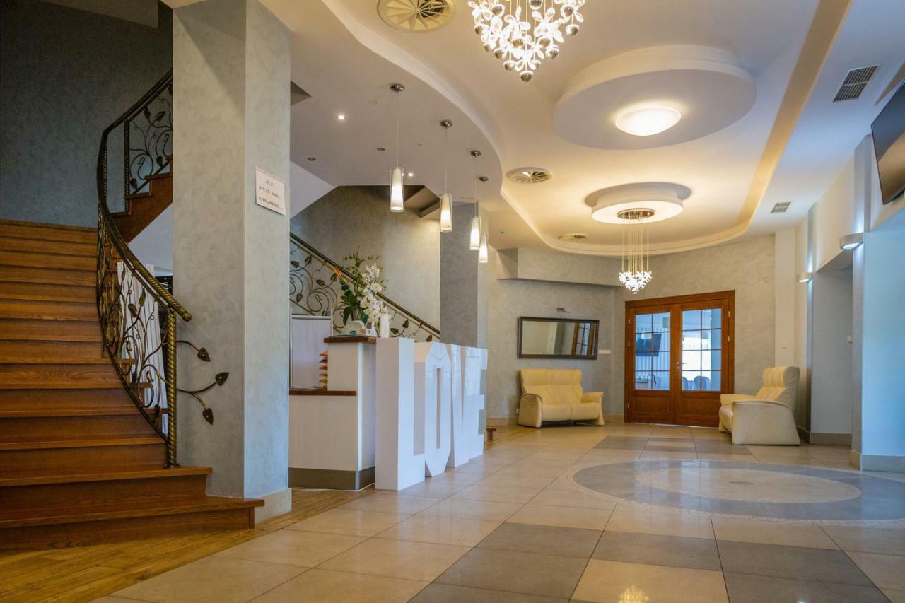 Hotel Siodme Niebo Kutno Exteriér fotografie